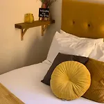 The Globe 3*