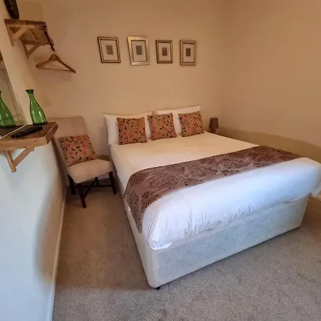 The Globe Hotel 3*